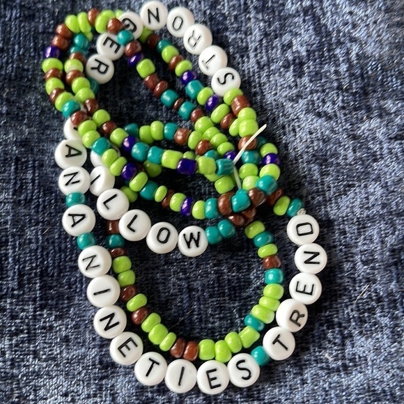 Pack of 13 Friendship Bracelets for Trading—Assorted Eras—get ready 4 Vancouver - Picture 5 of 13